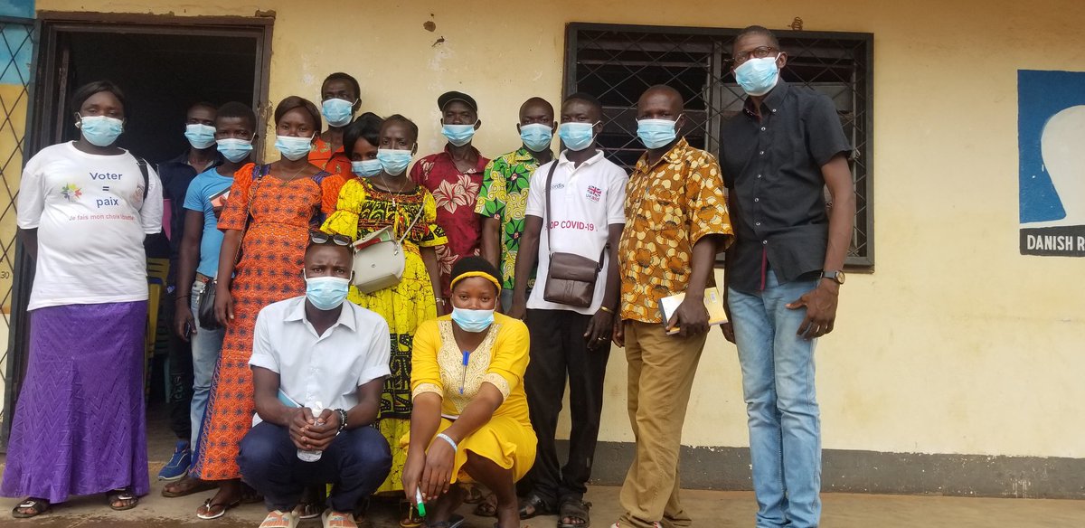 HMPAMESSOUA's tweet photo. Heureux d’avoir animé à la maison des jeunes de #Paoua une séance de formation des jeunes en entrepreneuriat avec l'appui financier d'@OxfamRCA. Paoua une ville pleine d'opportunités. Seule la paix &amp; la sécurité permettront à ces jeunes de valoriser leur talent. https://t.co/1tKMhsbOcO