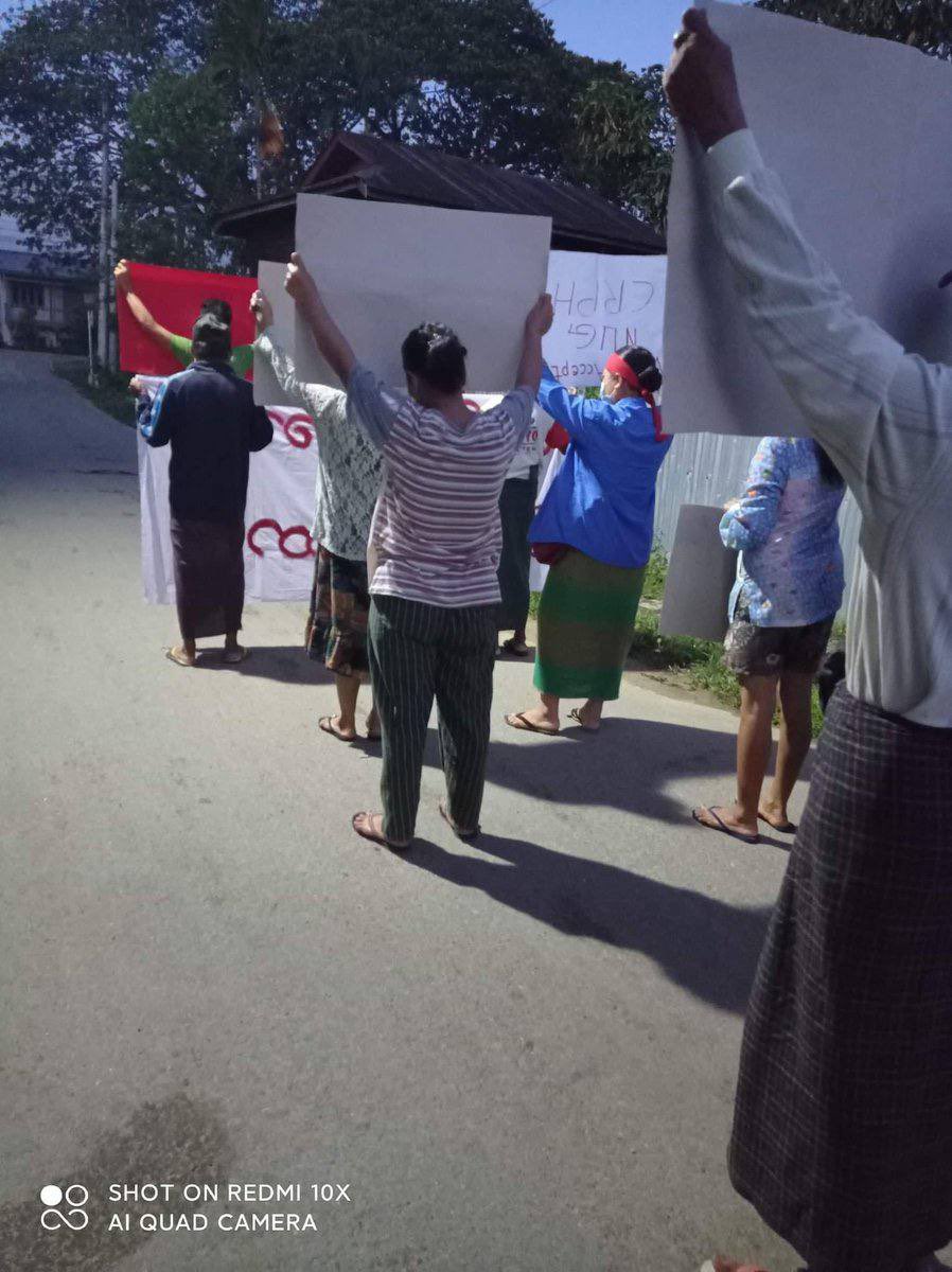 Evan70264611's tweet photo. Locals of Moegaung, Kachin State marched on the streets in defiance of Genocidal Dictatorship. #StopTorture #July8Coup #WhatsHappeningInMyanmar https://t.co/Yoxw8NFx9F