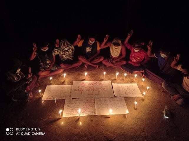 Evan70264611's tweet photo. Youths of Pan Chi Shwng village, Thayet Chaung Tsp, staged a candlelight strike to overthrow Genocidal Dictatorship. #StopTorture #July8Coup #WhatsHappeningInMyanmar https://t.co/sM3JAxNFjU