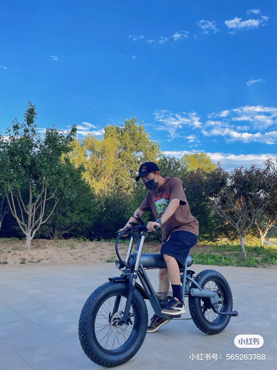 COSWHEEL_HK's tweet photo. Peace&Love.👍😎
#electricbike #ebike #coswheel #bicicletaelectrica #emoped #moped #ebikestyle #emoto #escooter #coswheel #veloelectrique #rider #dealer #distribution #elektrofahrrad #emobility #commut #ebikelife #urbanrider #electricmotorcycle #electrikbike https://t.co/Z8i2hVZdsG