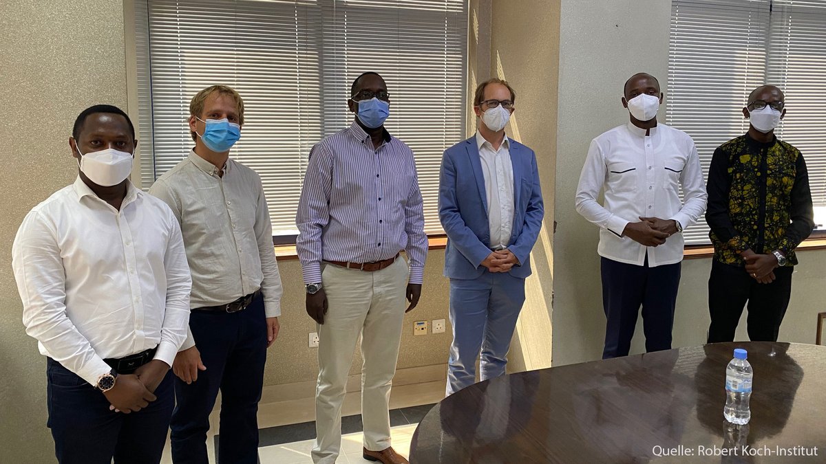rki_de's tweet photo. Rwandan health minister @DrDanielNgamije discussed training courses in #genomesequencing of #SARSCOV2 with #EFFO project delegation in Kigali and #RKI Public Health Laboratory Support #ZIG4 (virtually present). Further exchange between RKI and partner @RBCRwanda is planned. https://t.co/CtIw16z4OJ
