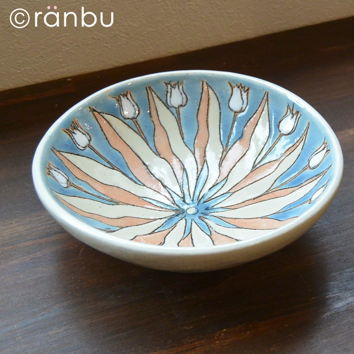 栗原あり［逃猫舎］さんのこんなお皿も。 どんなお料理を入れても心が