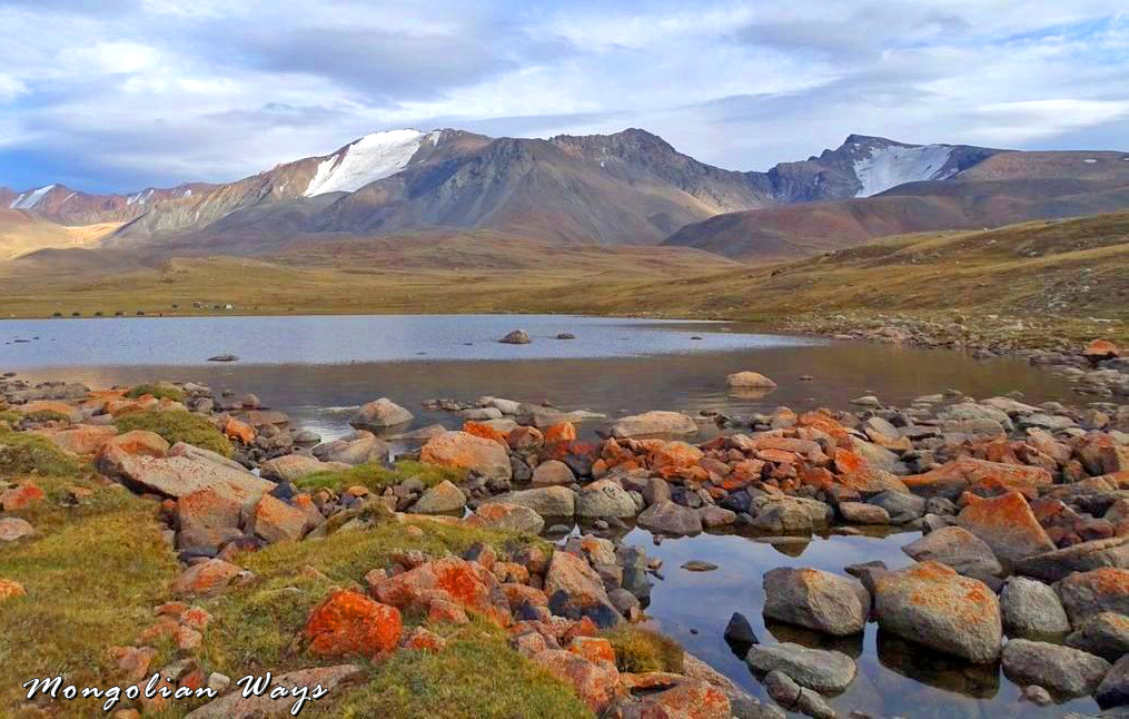 mongolianways's tweet photo. Mongolia is mountainous, with an average altitude of 1,580 meters above sea level. The principal mountains are concentrated in the west, with much of this region having elevations above 2,000 meters.

https://t.co/IhsQgFV0a6

#Travel #Tours #Mongolia https://t.co/CChSBQZUwk