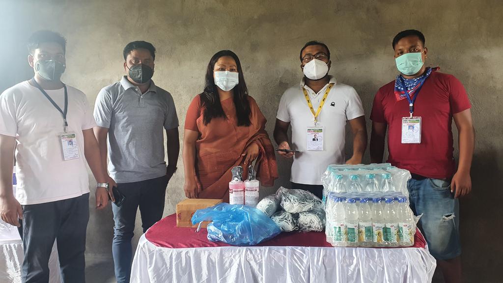 KInaochaDevi's tweet photo. Mass vaccination program at Angtha and Tulihal GP Provided #Mask #Senitizer #Peracitamol tablets.
Thanks to Hon'ble PM #NarendraModi ji Hon'ble CM @NBirenSingh for Free.
#Vaccine for all.(18+)
#SevenyearsofSeba
#BJP4Manipur https://t.co/arfRwBcSve