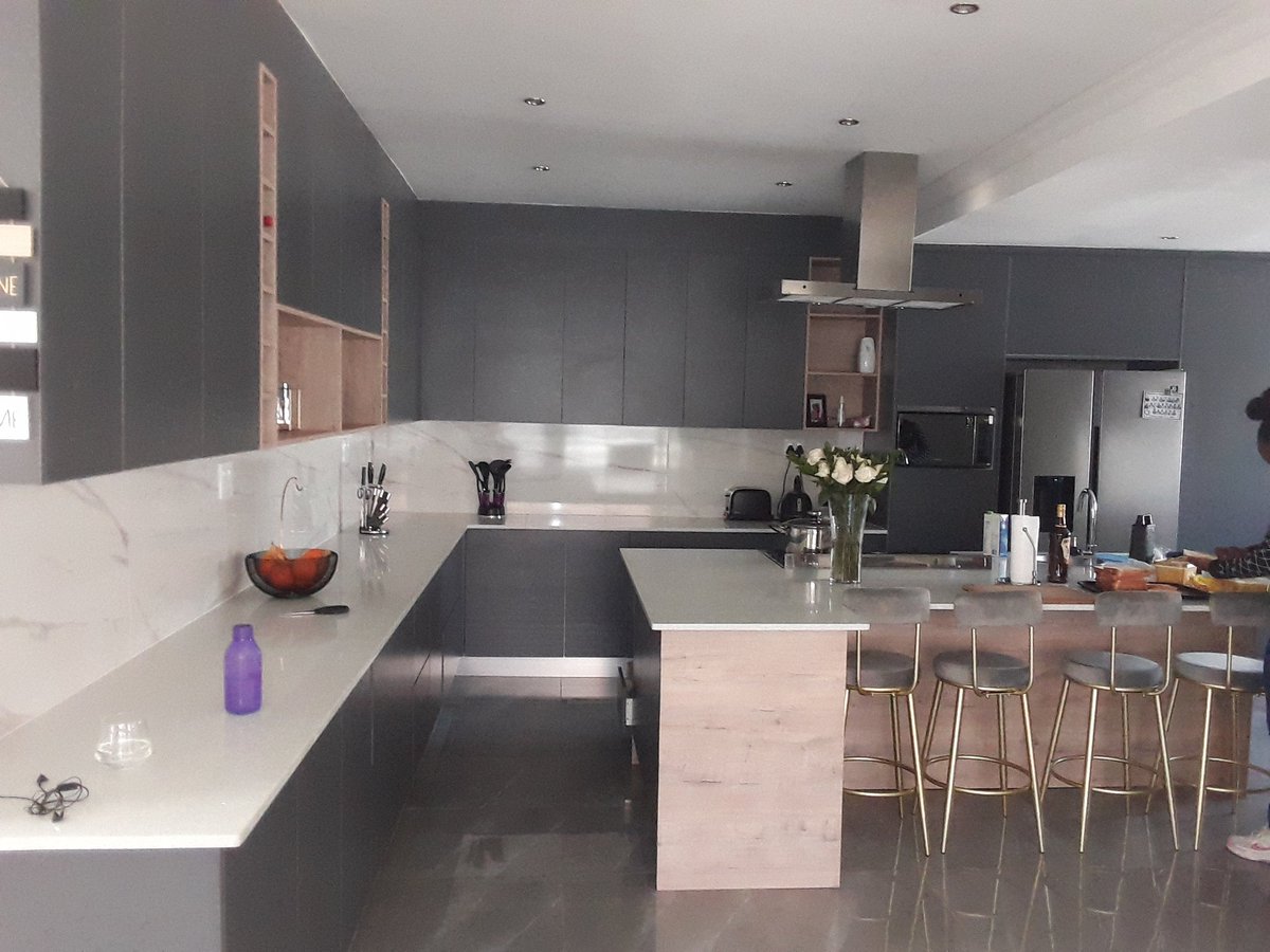 CupboardPrince's tweet photo. #ZumaArrest hello my name is Prince im doing nyc jobs and all my clients are happy pls call us if you want to do your kitchens , cellings , wooden floors and tv stands call 0634352213 or Whatsap anytime https://t.co/UfUBvgGpN4