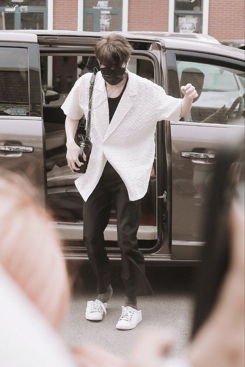 KEPAT_TH's tweet image. คนพี่จะมุดออกจากรถทั้งที่ประตูยังเปิดได้แค่นิดเดียว​ คนน้องลงมาได้รองเท้าก็จะหลุด​ โถ่~ แปกๆอีกแล้วลูก~

©️·請回答五二壹·

#เคอแพท
#KEPAT​ 
★ 💟🍉🍑🥣🥧★