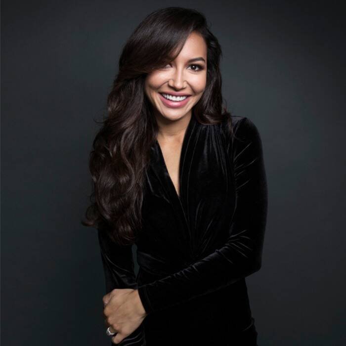 SeriesUpdateFR's tweet photo. Une pensée pour Naya Rivera qui nous a quittés il y a un an aujourd'hui.🕊️🌹 https://t.co/B6Q7wY0EaM