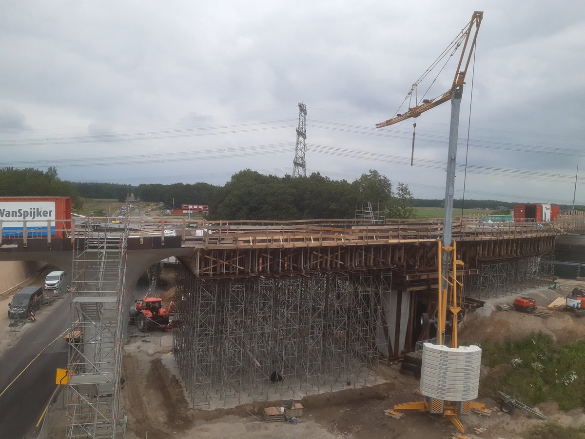 Wermer1979's tweet photo. FLY-OVER EMMEN KRIJGT VORM @vanspijkerbouw #emmen #n34 #hunnebedhighway https://t.co/q4DizkAfEa