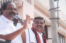 DMK4TN's tweet photo. ”மாணவ – மாணவியர் கல்வியை சிரமமின்றி படிக்கும் வகையில் படிக்க சமச்சீர் கல்வியை கொண்டு வந்தவர் முத்தமிழறிஞர் கலைஞர்;

பாடப்புத்தகங்களில் இனி ‘ஒன்றிய அரசு’ தான்!”

-தமிழ்நாடு பாடநூல் கழக தலைவர் திரு. @dindigulleoni பேட்டி.

#INDIAisUNION #DMK4TN https://t.co/PpZDRYXQTK
