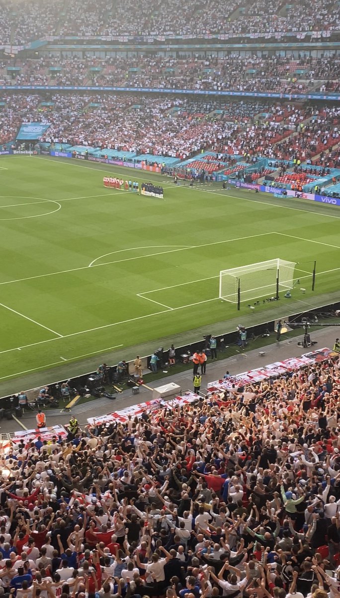GNev2's tweet image. That crowd last night were a dream. 16 months of no real fan presence in football stadiums and one huge enormous outpouring of emotion over 120 mins brings back why football is special . A privilege to be inside Wembley . Helped of course by a having brilliant team to watch! ❤️