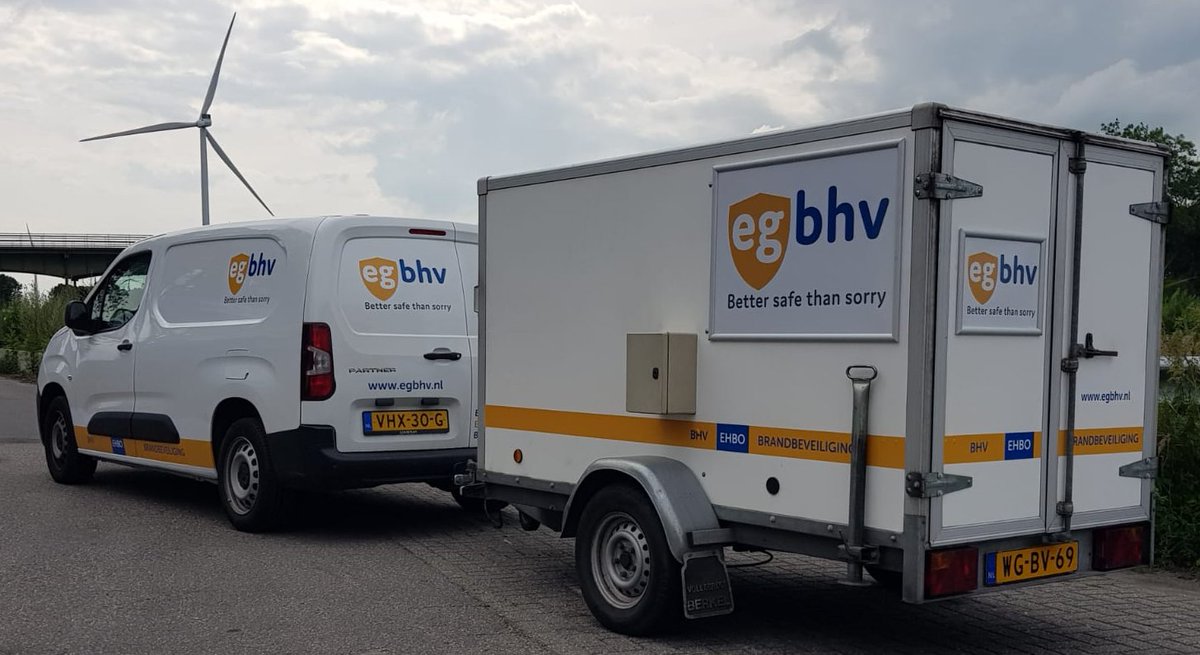 EugeneGeurtsen's tweet photo. Gisteren mijn bedrijfsauto en Mobiele Trainingsunit laten beletteren. kan nu netjes voor de dag komen. https://t.co/GlnPnanHI0