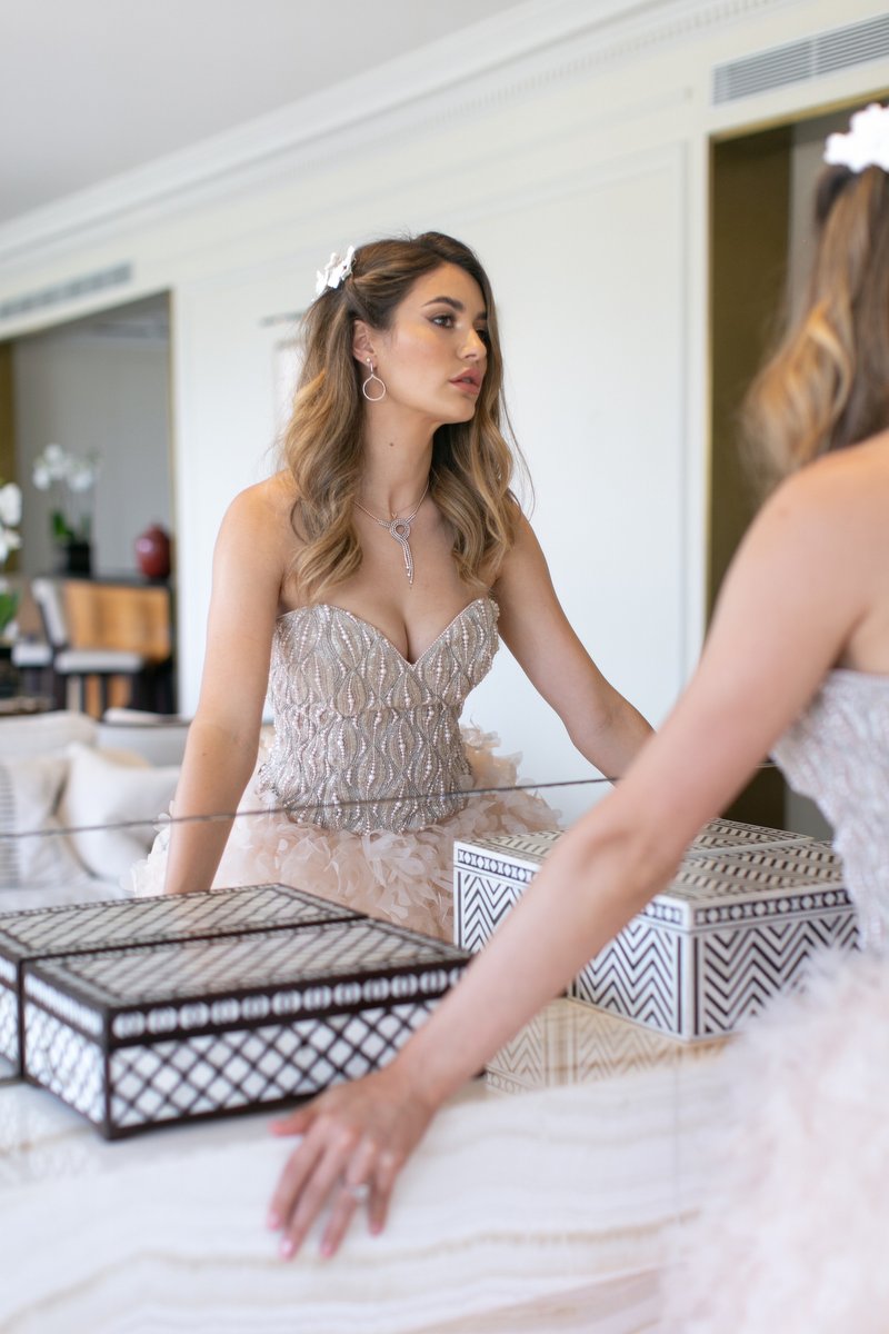 What do you see when you look in the mirror? 💗

In this stunning photo of @abi___uk we see both her beauty on the inside and out. 

In this world of constant external imagery, inner beauty and self reflection becomes more important than ever.
 
Take some time today to work on