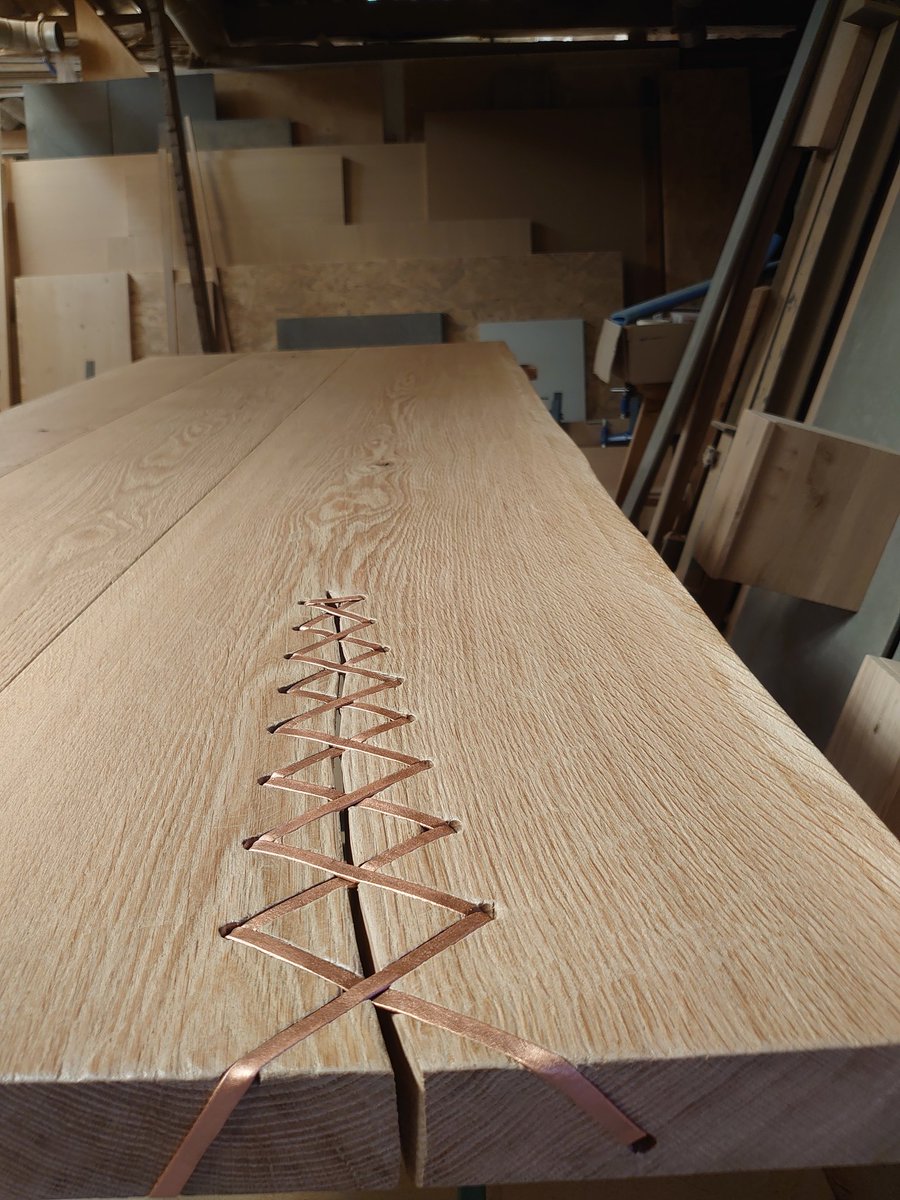 lascube's tweet photo. #Couture de #cuivre sur plateau #chene  #massif , #creation #table #maitre #artisan à #ainhoa #EuskalHerria #paysbasque #sudouest https://t.co/8xLsgA8VnR