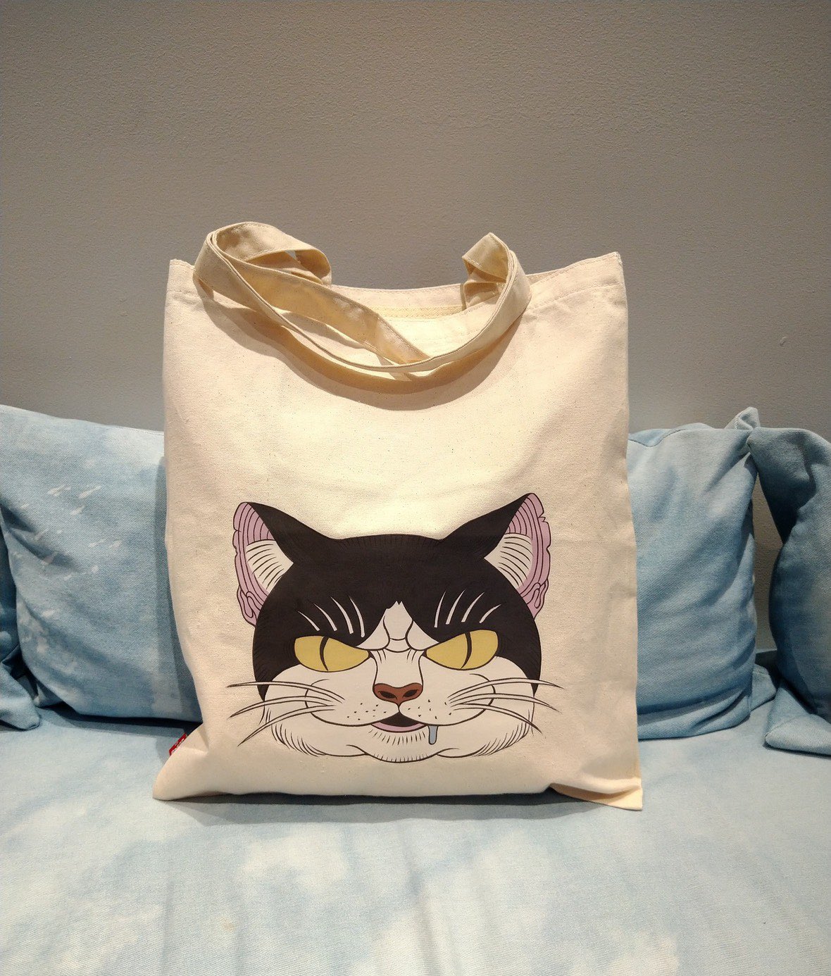 値引き新品　石黒亜矢子 　焦茶の猫の毛をむしりとって作った クッション 　グレー 石黒亜矢子個人専門店 月光蔵 | 「焦茶の猫の毛をむしりとって