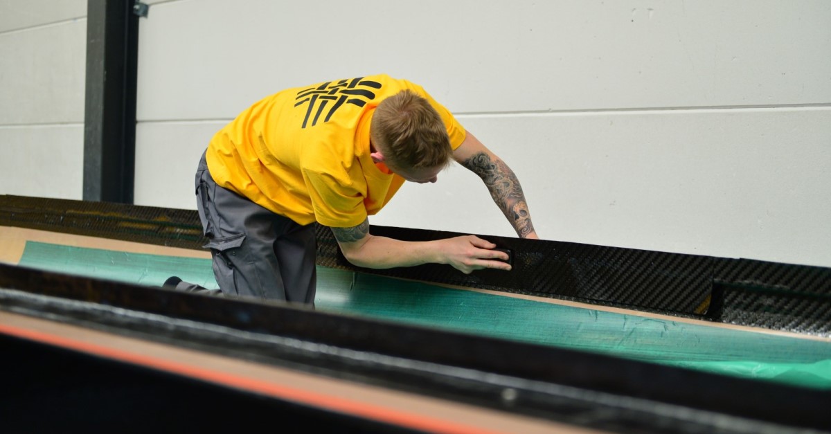 Holland Composites gaat uitbreiden en zoekt daarom naar #composietspecialisten! Heb jij ervaring met het werken met #composiet? Solliciteer dan nu! hollandcomposites.nl/over-ons/werk/ 
#werk #vacatures #jobsthatmatter #composites #WeAreHiring