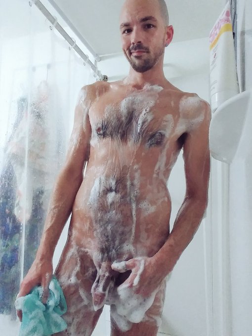 2 pic. GoOoOoOoOoOd morning!!! 
#gayshower #showerselfie #gayselfie #gaypride #gaytwitter #gaypup #shower