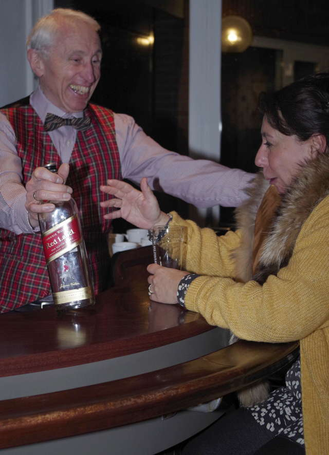 Altijd razend knap om te zien hoe acteurs in 'Op de vloer' met een paar aanwijzingen een improvisatie maken. Zover komen we bij deze #workshop improvisatietoneel van AG Eindhoven niet, maar uitdagend en leerzaam wordt het wel. 12-7, 20 uur. Toegang gratis.
ag-eindhoven.nl/improvisatie