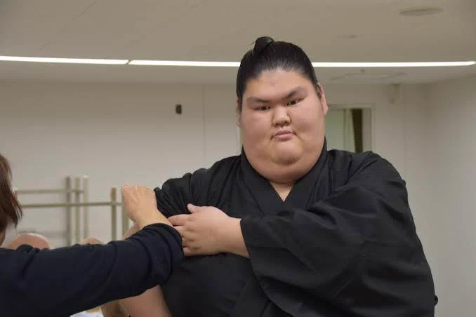 実は苦手な人多数？痛がり方が半端ない注射力士シリーズwww