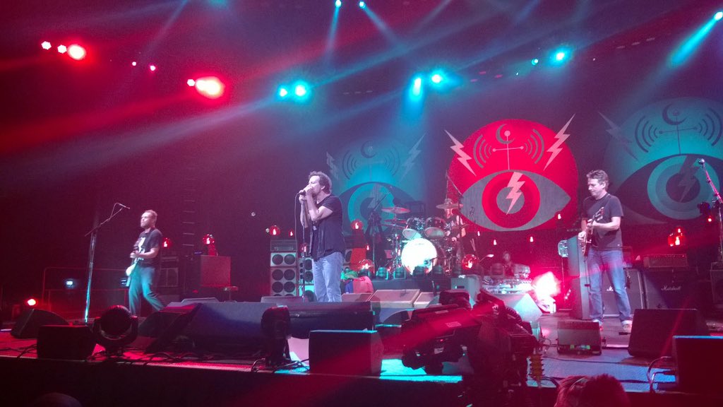 theboytemps's tweet photo. Morning! Only one thing to listen to this morning. No, not that. It’s been 7 years since the greatest concert I’ve ever witnessed so it’s only right to relive it on its anniversary! Thank you @PearlJam for a night that lives long in the memory @fdarena #PJLeeds ❤️🉑 https://t.co/zxhxM0u4em