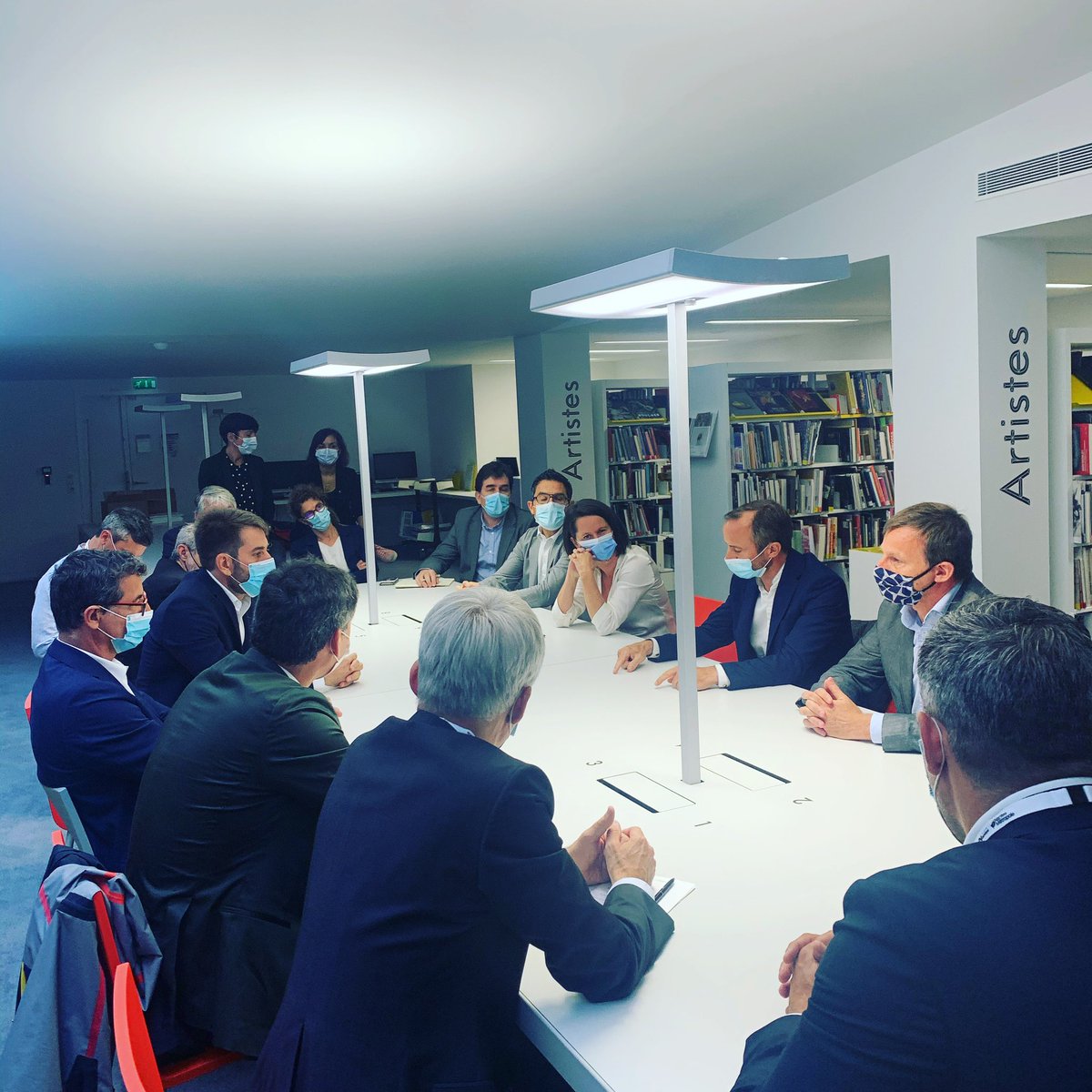 iborrasophie1's tweet photo. Merci à @NantesMetropole et à sa présidente @Johanna_Rolland pour son accueil lors de l’ouverture du #ForumZeroCarbone Merci également à la #TeamPartenaire impliquée sur les questions de #transitionenergetique ici à #Nantes #Ensemble https://t.co/rkHpONW8Zq