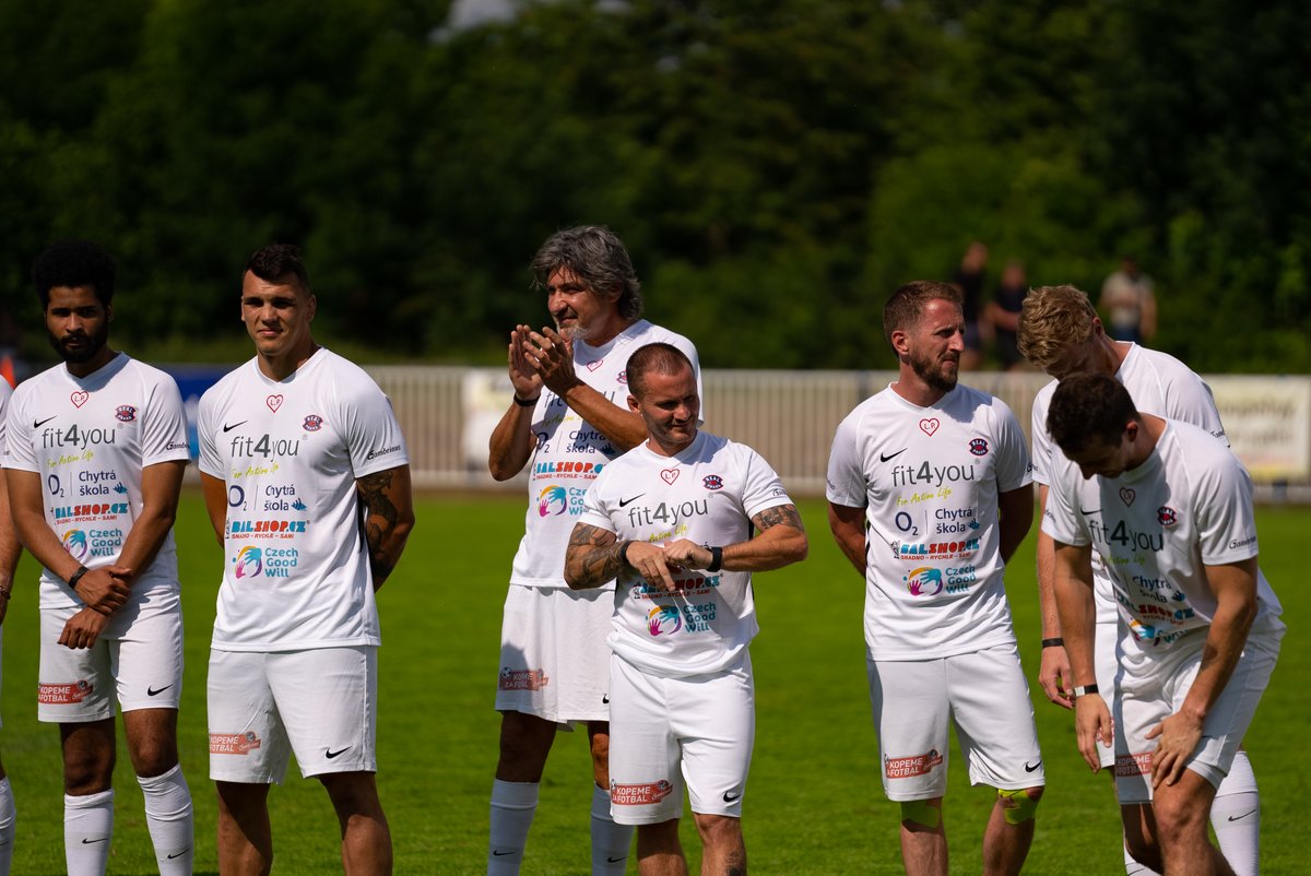 Real Top Praha tweet media