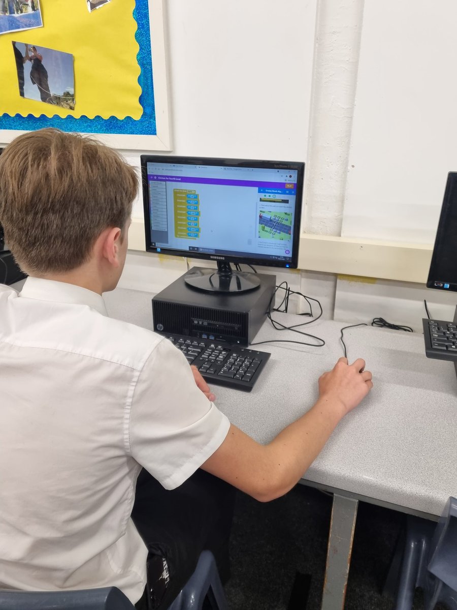 bevgrammarcs's tweet image. Programming Crossy Road, retrieval practice/consolidation lesson for algorithms and sequencing with hour of code #programminggames