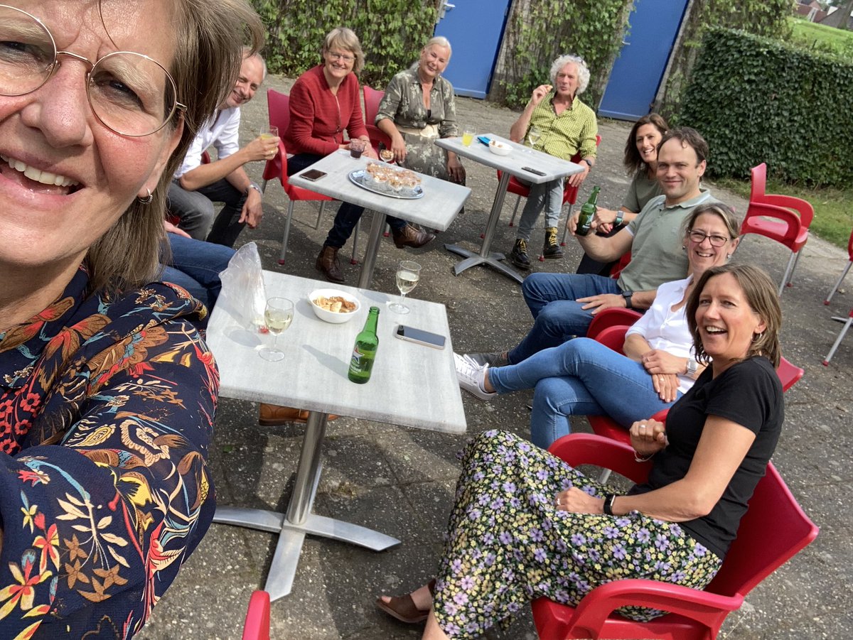 Proosten op de entreestudenten!
@rif_entree. Mooie ontwerpdagen! Plannen geconcretiseerd voor komend jaar! <a href="/ROC_MN/">ROC Midden Nederland</a> @MBOUtrecht <a href="/wellantcollege/">Wellantcollege</a>