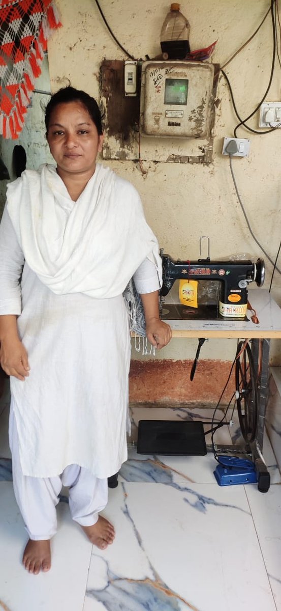 Late Chandra bahadur Gorkha was the only earning person in Gorkha family
Today we gave her sewing Machine to support her family and small children . 
Big example of Women Empowerment..

#letsunderstandtogather #education #HumanChain #womemsupportingwomen💪🏽