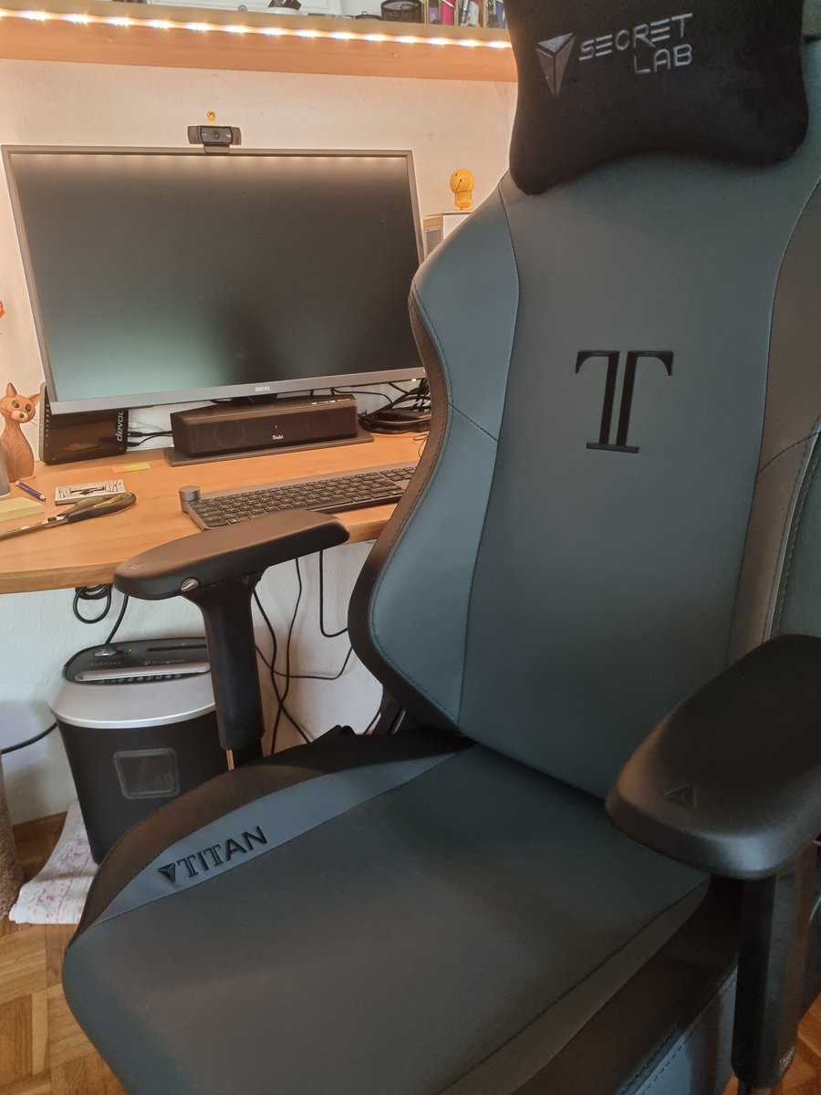 hwieser's tweet photo. Upgrade for the workplace #secretlab #WFH https://t.co/v1O9dZuwW1