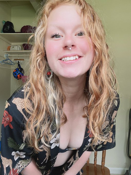 Goodmorning bitchhess 😘 $3.25 for the next 24 hours ONLY.  Free exclusive G/G Video sent right when you<a href="/tag/onlyfans"class="tags"><span>#onlyfans</span></a><a href="/tag/onlyfansbabe"class="tags"><span>#onlyfansbabe</span></a><a href="/tag/onlyfanslink"class="tags"><span>#onlyfanslink</span></a>