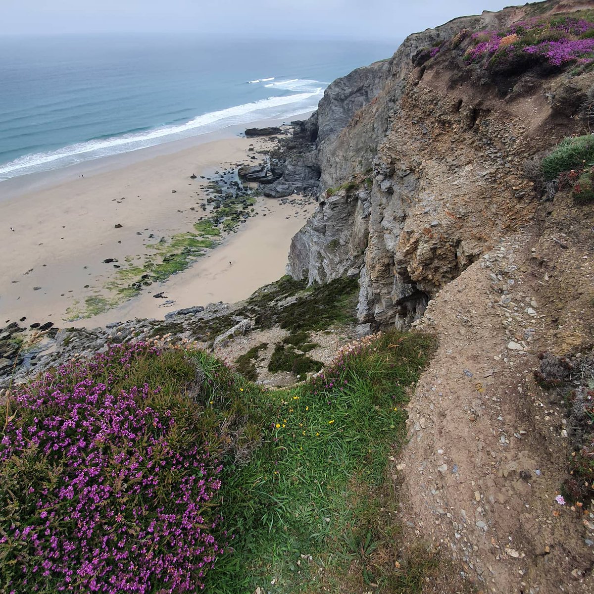 G3r4ld0_B4rr0s's tweet image. Nothing like a morning spent  walking 👣 on the cliffs and enjoying the seaside view! 😎👍😉
#cliffview #porthtowanbeach #holidaymodeON #justchilling #walkthecoastline #enjoyinglife