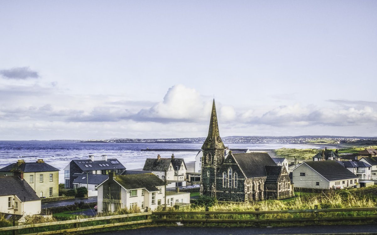 RICSUKPress's tweet photo. The latest @RICSnews UK Residential Market Survey is here 🏘️

Wales, Yorkshire &amp; Humber &amp; Northern Ireland have all seen house prices sharply increase. Get the full picture here 👇

https://t.co/b19BZOcAFk https://t.co/eWjZ37qKef