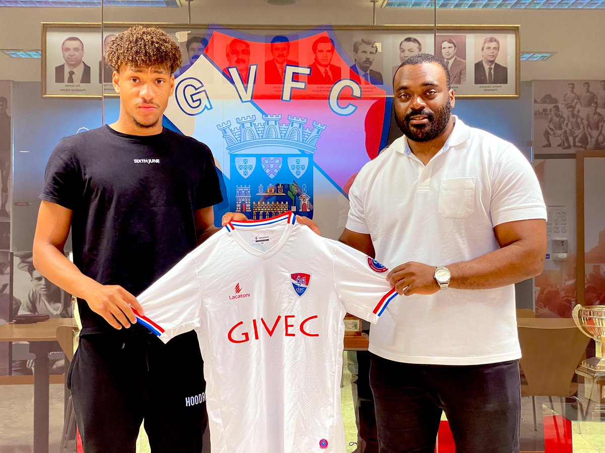 MikeLebourgeoi1's tweet photo. Quincy’s signing @GilVicente_fc 
@PrestigeSports_ vamos! https://t.co/BRBcHGkZwf