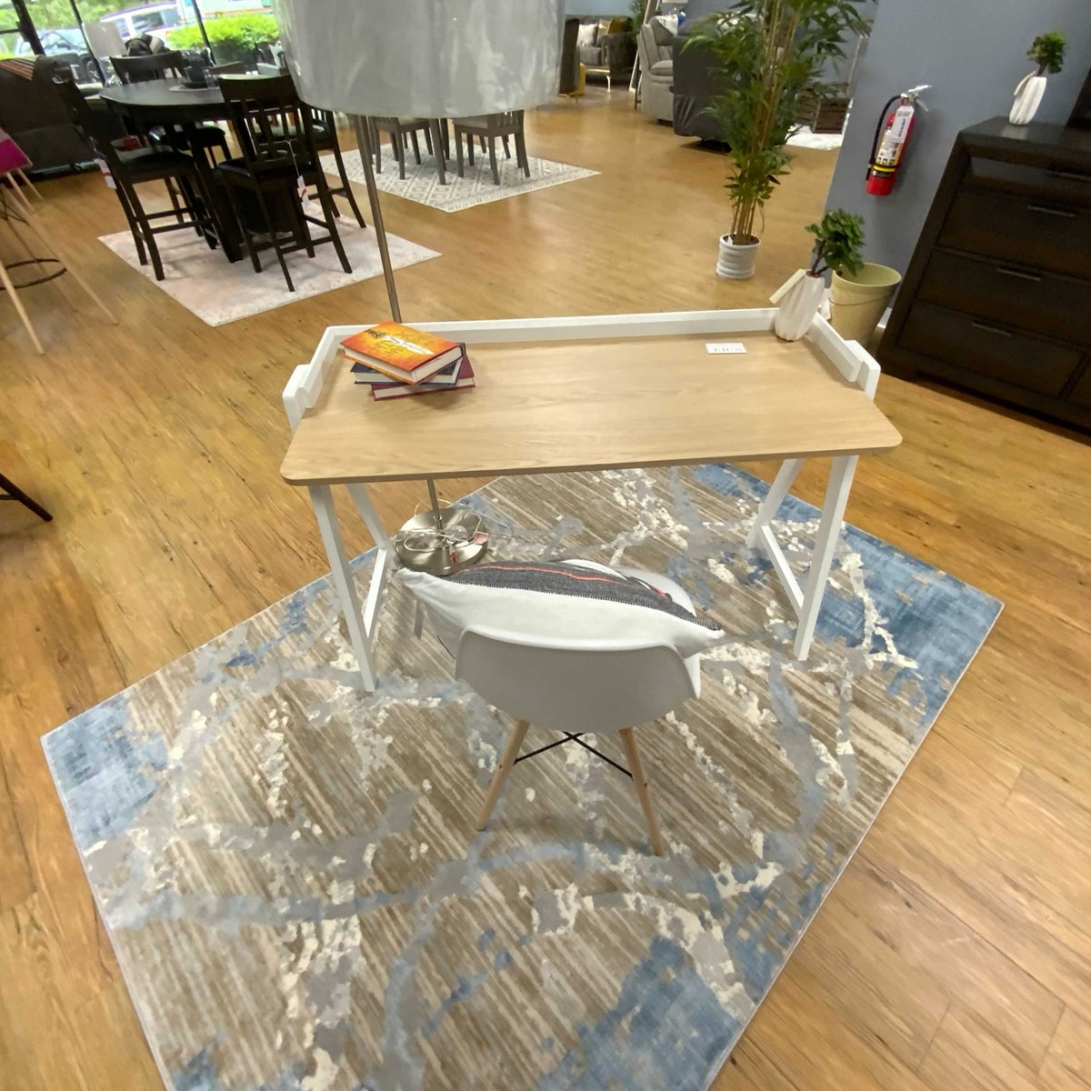whffurniture's tweet image. Looking for a #ModernDesk? We have it! Come see us, we will welcome you with a #smile and help you find just what you are looking for. 

Follow us for updates and for to discover our stunning range of #contemporaryFurniture with versatile #designs to suit every #style.