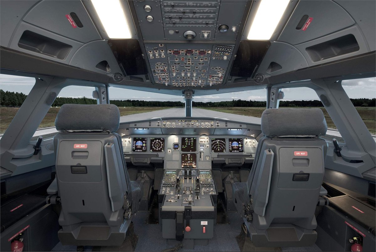 lentopostifi's tweet photo. Suomen Ilmailuopistolle MPS:n Airbus A320 -lennonharjoittelulaite - opetuskäyttöön vuonna 2022 https://t.co/FPoqDJTsNU #Ilmailuopisto #SIO #FINAA #Pori #lentokoulutus #lentäjä #ilmailu #MPS #A320FTD https://t.co/iEeWXhJ8RR