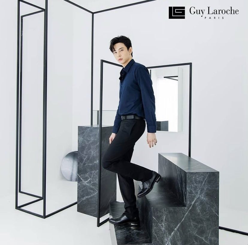 Supanut_JFC's tweet photo. シンプルな服がよく似合います😌

#supanut 
#Myaries 

cr.guylarochemenswear IG https://t.co/rrlfWKmQf5