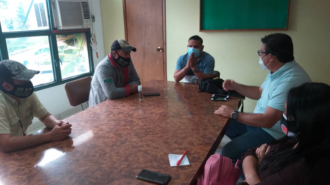 Director de la Unidad Territorial Agrícola Táchira <a href="/JesusMartinez/">Jesus Martinez</a> sostiene reunión estratégica con el presidente de Asogata y de Santo Luzardo  para  fortalecimiento del sector pecuario en el Estado Táchira
<a href="/Juntosxtachira1/">Juntos por Táchira</a> 
@tachiraproduce