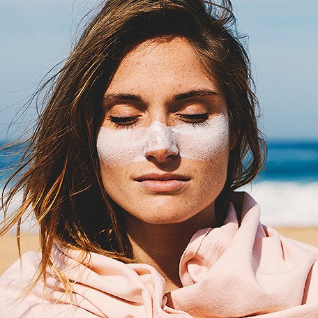 #BEAUTÉ «L’éco-conscience a le mérite de ne pas être culpabilisante et c'est surtout quelque chose qui vient du ventre.» L'interview de Raphaël Vannier et Marc Levy, fondateurs du label de cosmétiques Seventyone Percent
=> sous-titre.eu/lecoconscience…