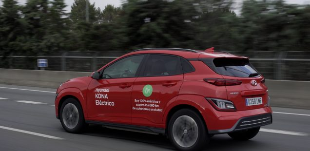 EL HYUNDAI KONA ELÉCTRICO ALCANZA LOS 790 KILÓMETROS DE AUTONOMÍA EN CICLO URBANO. <a href="/HyundaiEsp/">Hyundai España</a> <a href="/HyundaiPR_es/">Hyundai Prensa</a> <a href="/satrusteguipolo/">Polo Satrustegui</a> <a href="/jjmsaavedra/">Juanjo Martinez</a> <a href="/DeSdelarocha/">Santiago de la Rocha</a> <a href="/PremsaMotorCat/">APMC</a> #Hyundai #APMCmotor