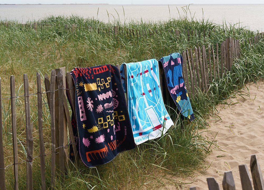 Introducing Daytrippers! A very special collaboration with <a href="/localheroesscot/">Local Heroes</a> ✨ 

Six Scottish designers have been commissioned to create contemporary, limited-edition souvenirs for the perfect day out 🤩 

Find out more 👀 👇 
vam.ac.uk/dundee/event/3…