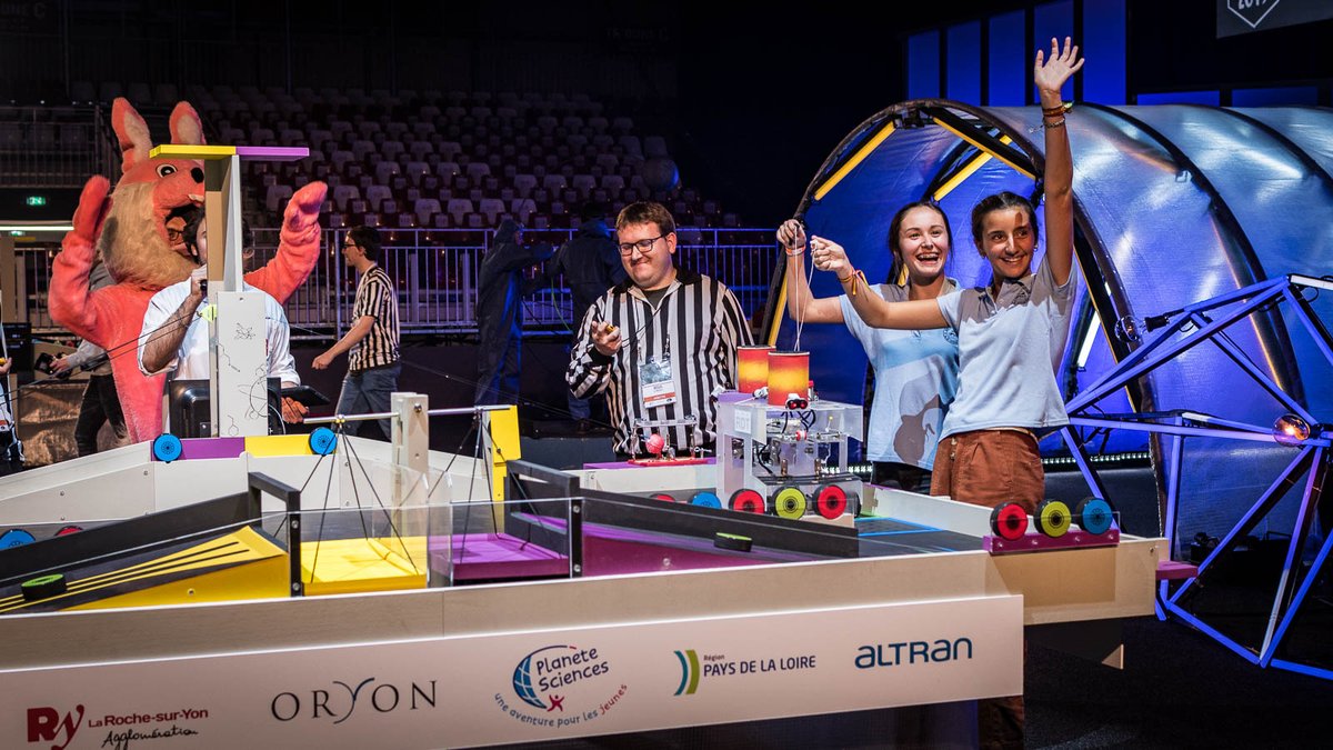 RSOnlineFR's tweet photo. 📢 La @CoupeRobotique, c'est reparti jusqu'au 10 juillet à La Roche sur Yon ! 🤖
Tous derrière :
✔ @AreaAmiens
✔ #Aresensea
✔ #LabSciren
👉Le thème est l'île aux trésors avec sabotage autorisé, ça promet !
Bonne chance à tous. 🤞
https://t.co/0AeUqgaeUh
#robot #robotique https://t.co/kTOu96IXYG