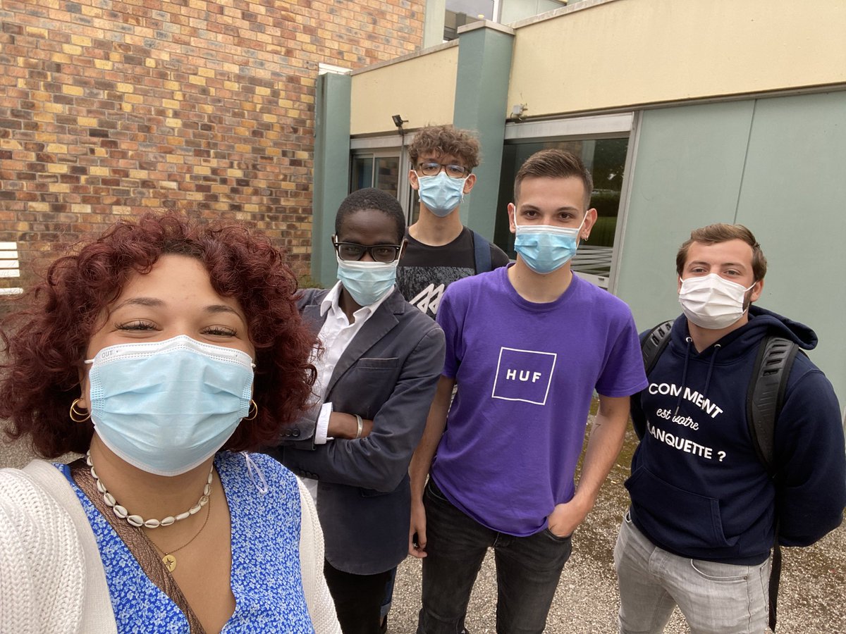 #Passation | J’étais présente avec <a href="/la_feder/">FEDER</a> à la passation du @BDEIFSI !📚

💪 Félicitations au bureau sortant d’avoir tenu durant cette crise sanitaire.

🔗 Bon courage au bureau entrant, vos fédérations seront là pour vous accompagner dans vos projets !