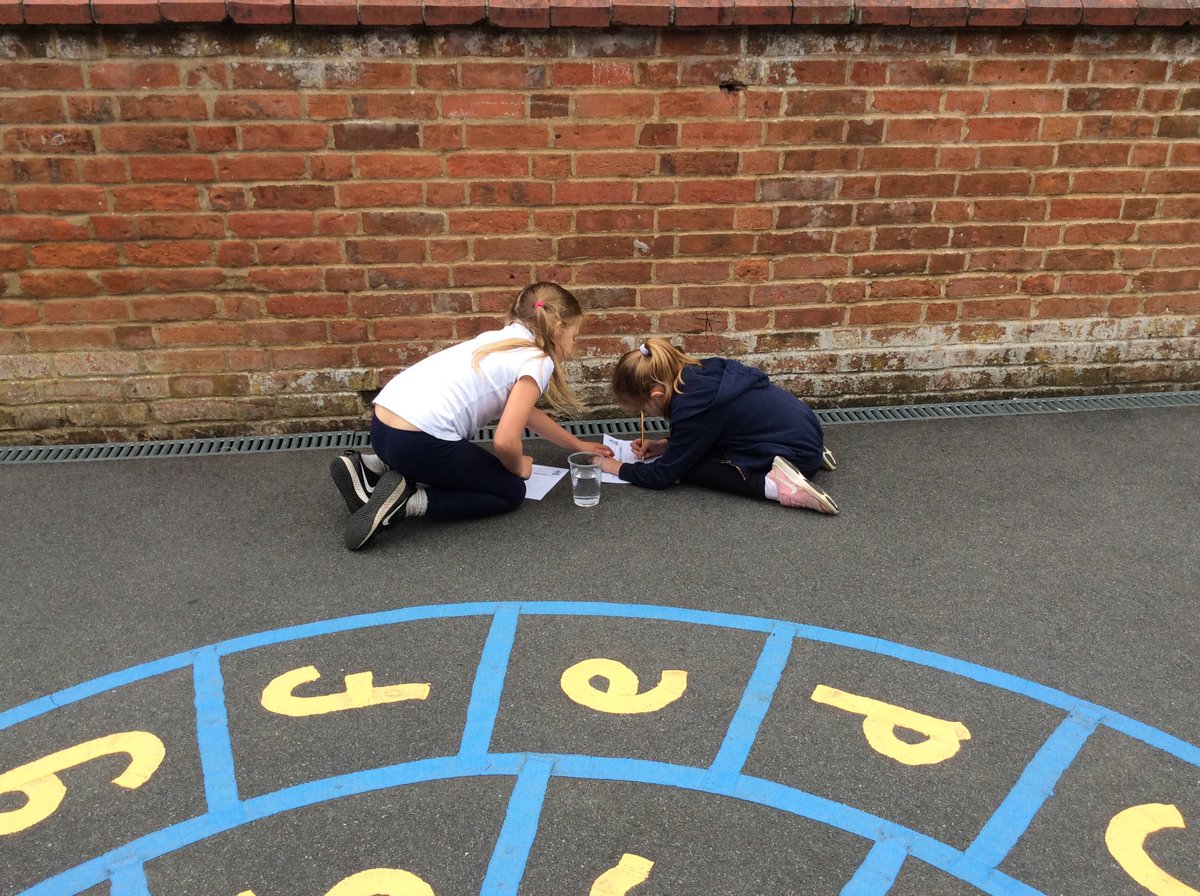 MrsGTaylor3's tweet photo. @Astley_Primary1 Lions are exploring all things ‘capacity’ in #mathsoftheday today. Are the cups empty, half full, less than half, more than half....so many choices! @Astley_Primary #mathiseverywhere #opportunity #aps https://t.co/tCydj7dyDW