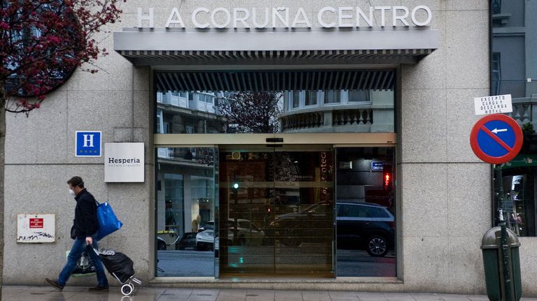 Un juzgado ordena desalojar el hotel Hesperia de A Coruña por impago del alquiler.
bit.ly/3wolrhp