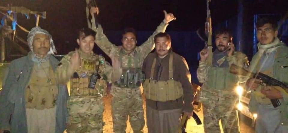 SadaeAzadi's tweet photo. منابع محلی در ولایت غزنی می‌گویند که طالبان تروریست عصر روز گذشته با راه‌اندازی یک حمله‌ی تهاجمی ��صد تصرف ولسوالی ناور ولایت غزنی را داشتند؛ اما با مقاومت این پنج سرباز قهرمان ارتش مواجه شدند و پس از ساعت‌ها درگیری، از ساحه‌ فرار کرده اند. 
#ThisIsANDSF https://t.co/fv4eYfFk6Y