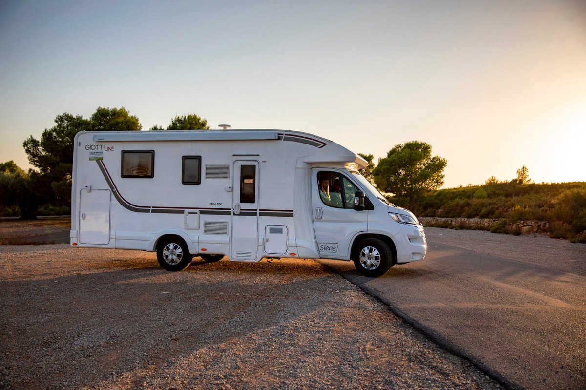 🚐 Viajar en autocaravana se ha consolidado como la opción preferida por los españoles.

Hoy hemos escrito un breve artículo sobre la reciente apuesta por las autocaravanas en los viajes de verano☀️ 

Léelo en nuestro perfil de Instagram <a href="/drivetruespain/">DriveTrue</a>  👈🏼