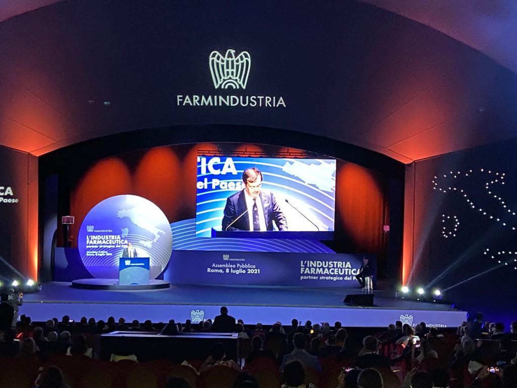 “Abbiamo ridotto del 59% i consumi energetici in 10 anni, rispetto a una media manifatturiera del 17%” @Massimoscaccab @farmidustria. 
Con il progetto HOT nel sito di Latina ridurremo le emissioni di CO2 di 1.470 tonnellate, come quelle di un’auto che compie 5,4 milioni di km