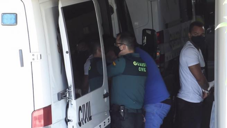 d_alcobendas's tweet photo. 🔵⚪La Policía Local de Alcobendas juega un papel clave para la condena de seis DDP por asesinato

➡Los Dominican Don't Play (eran de Alcobendas) han sido condenados por asesinar a un joven de 18 años en las fiestas de San Agustín

https://t.co/wxpIp4zMnJ https://t.co/rTbvTwfBlX
