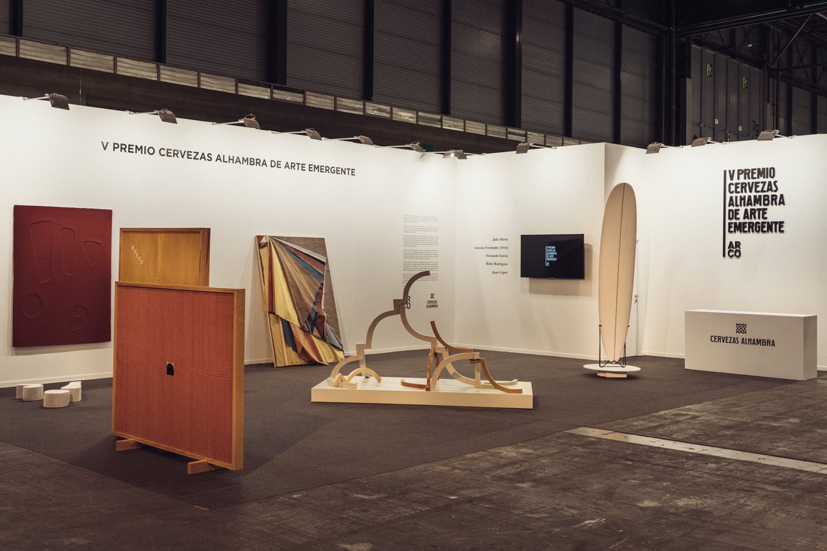 Hoy estamos en <a href="/FeriaArco/">Feria ARCO</a> para descubrir la obra ganadora del V Premio Cervezas Alhambra de Arte Emergente. ¡Síguenos y descubre con nosotros esta mágica gala de premios! #ARCO2021 #crearsinprisa #ARCOMadrid