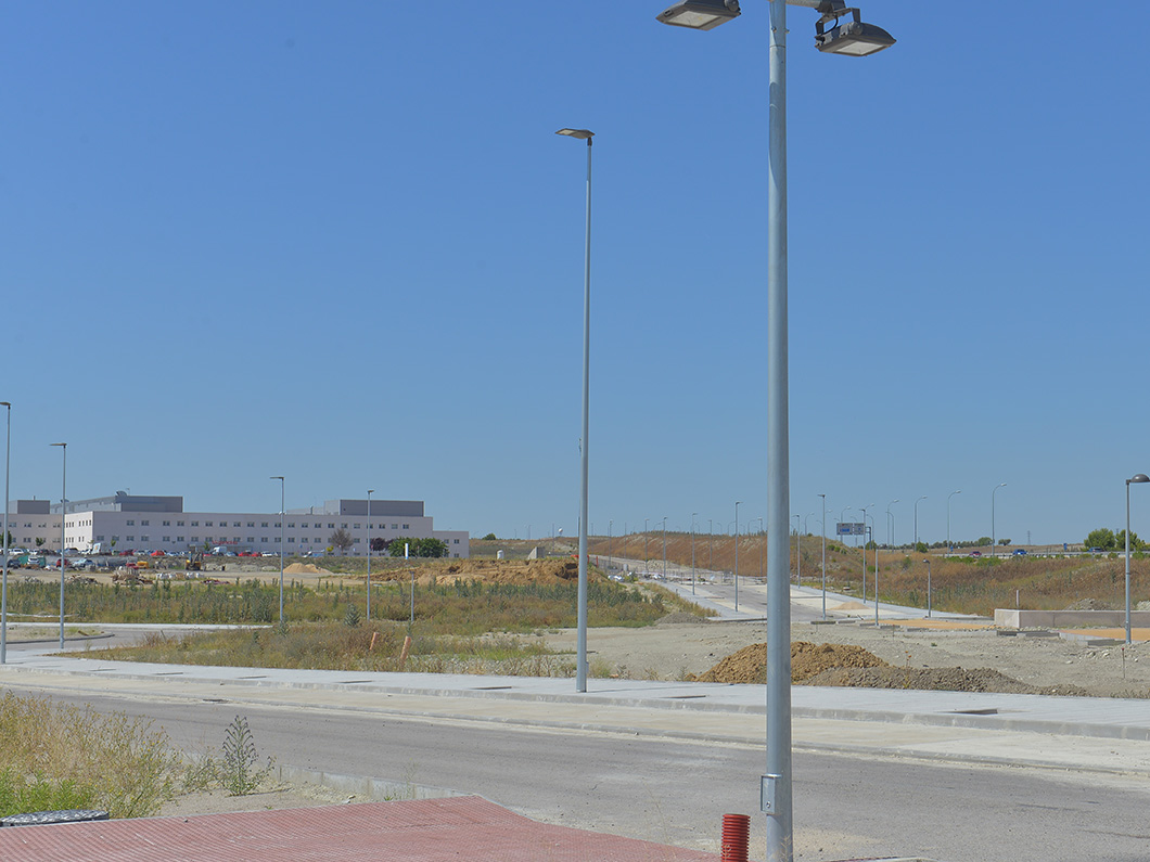 Ayto_Valdemoro's tweet photo. Valdemoro no tendrá Campus Universitario Sur de la salud, anunciado en noviembre de 2018. La @unicomplutense ha confirmado que no hay ningún proyecto para construir una Facultad de Enfermería, Fisioterapia y Podología, ni ninguna otra actividad.
https://t.co/5Rbp1xKsZH https://t.co/1JoYEZzWEr